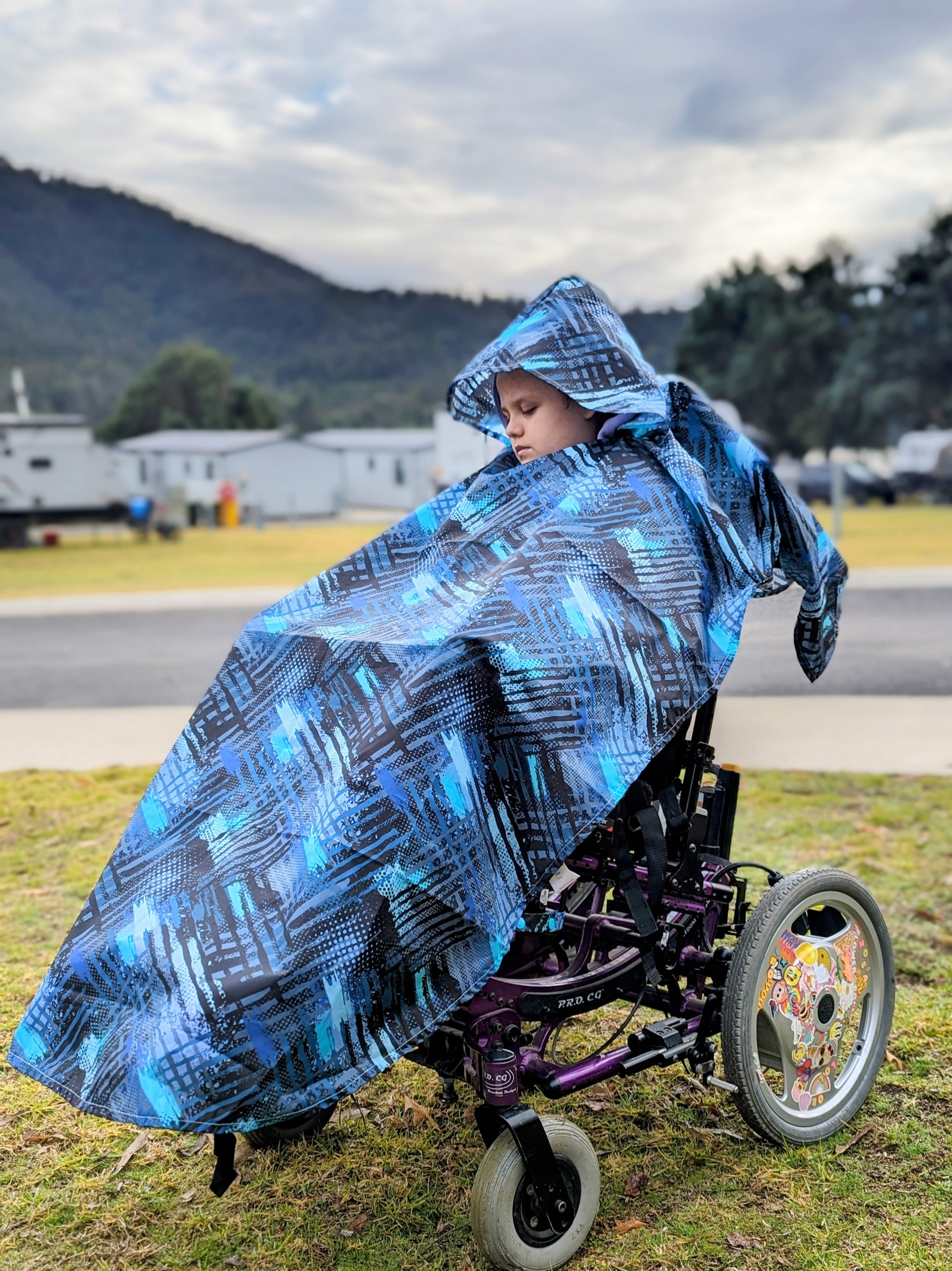 Mimi Poncho - Premium Poncho from Mimi Blankets - Just $58.65! Shop now at Mimi Blankets